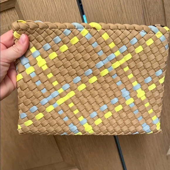 Naghedi beach tote with matching zip pouch - Picture 4 of 4